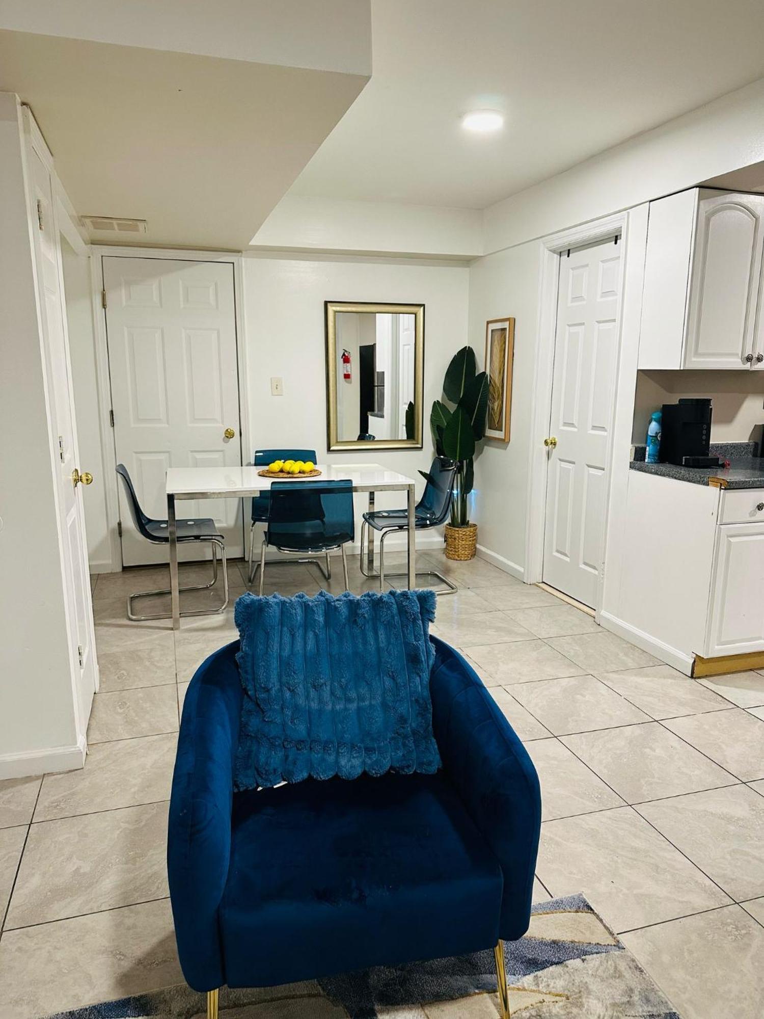 Cosy Bedroom 6 Minutes To Ewr Prudential Hotels Pen Station Newark Esterno foto