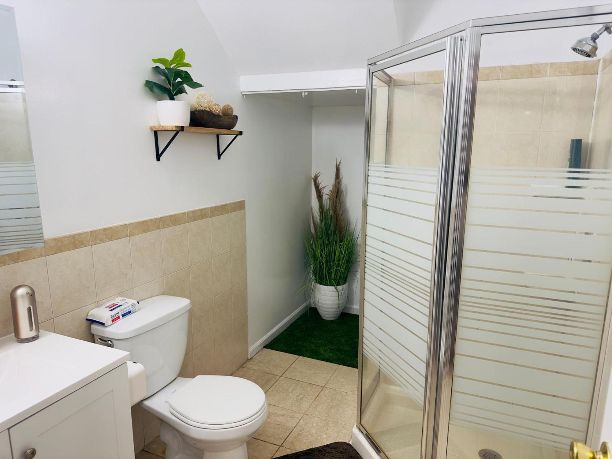 Cosy Bedroom 6 Minutes To Ewr Prudential Hotels Pen Station Newark Esterno foto