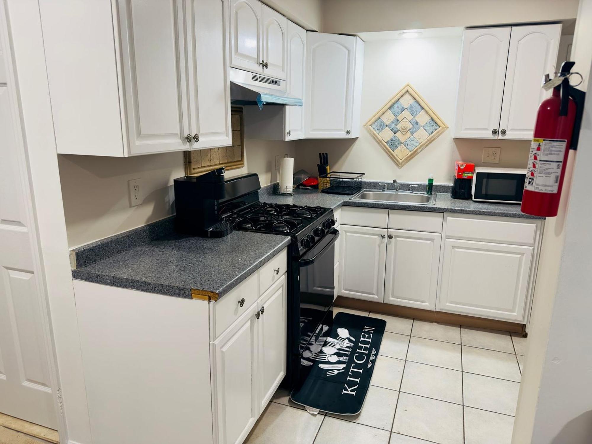 Cosy Bedroom 6 Minutes To Ewr Prudential Hotels Pen Station Newark Esterno foto